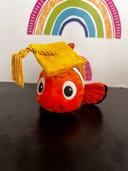 DISNEY LITTLW NEMO GRADUATE PLUSH!  10 INCHES LONG
