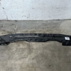 15-18 W205 MERCEDES C63 C300 SEDAN REAR BUMPER REINFORCEMENT BAR OEM (contact info removed)
