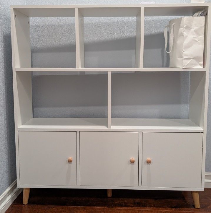 Great Condition Mid-Century Modern Bookshelf