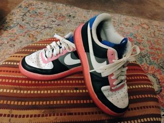 Women's nikes size 7
