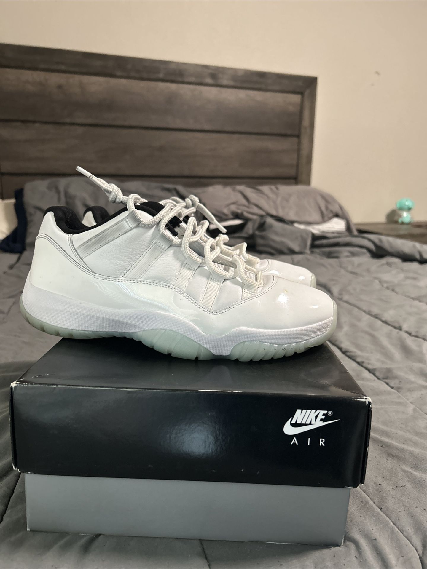 Jordan 11 Retro Low White/Legend Blue