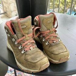 Women’s Hiking Boots Keen 7.5