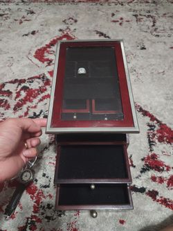 Rare glass display case/ beautiful and well design