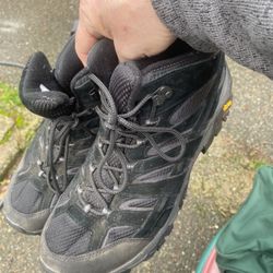 Under Armour Boots Size 13