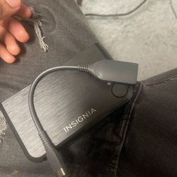 Insignia HDMI splitter