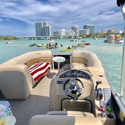 Pontoon Bentley Boat Miami