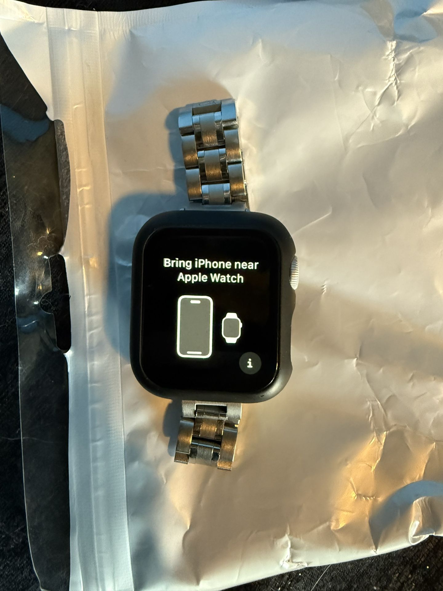 Apple Watch Series 6 (40mm) + Accessories Bundle