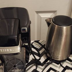 Coffee Maker $25 ,kettle $15 Both $35 Excellent Condition 