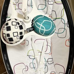 4Moms MamaRoo Multi-Motion Swing