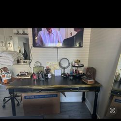 Desk Table/ Make Desk