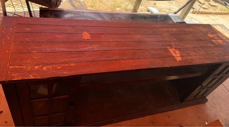 Tv stand in tack