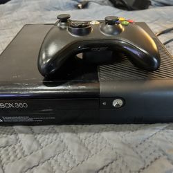 Xbox 360 Slim 100gb Good Condition Works Great