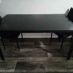 Med/Large Black Glass Dining Table with 2 Chairs
