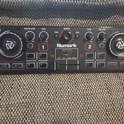 NUMARK DJ 2 GO 2 SERATO