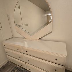Vintage white dresser