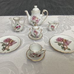 Complete 9 Pc Reutter Frederick Warne "The Flower Fairies Collection" Miniture Porcelain Tea Set - Germany 2002