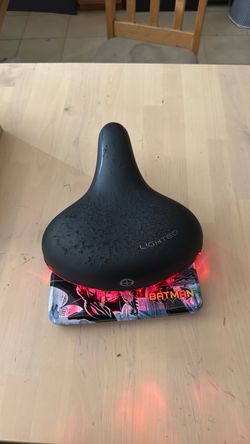 Schwinn bike saddle (wide)