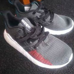 Boys Adidas Tennis Shoes Sz 3