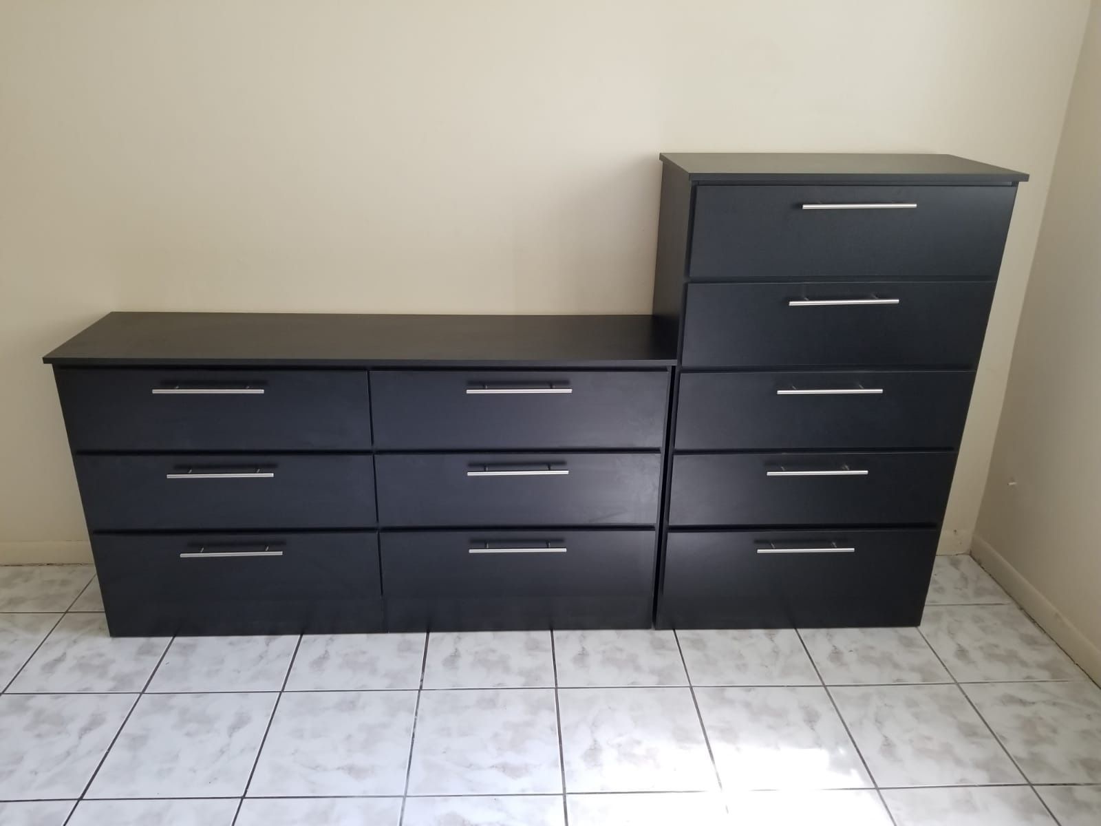 ✨BLACK DRESSER AND CHEST