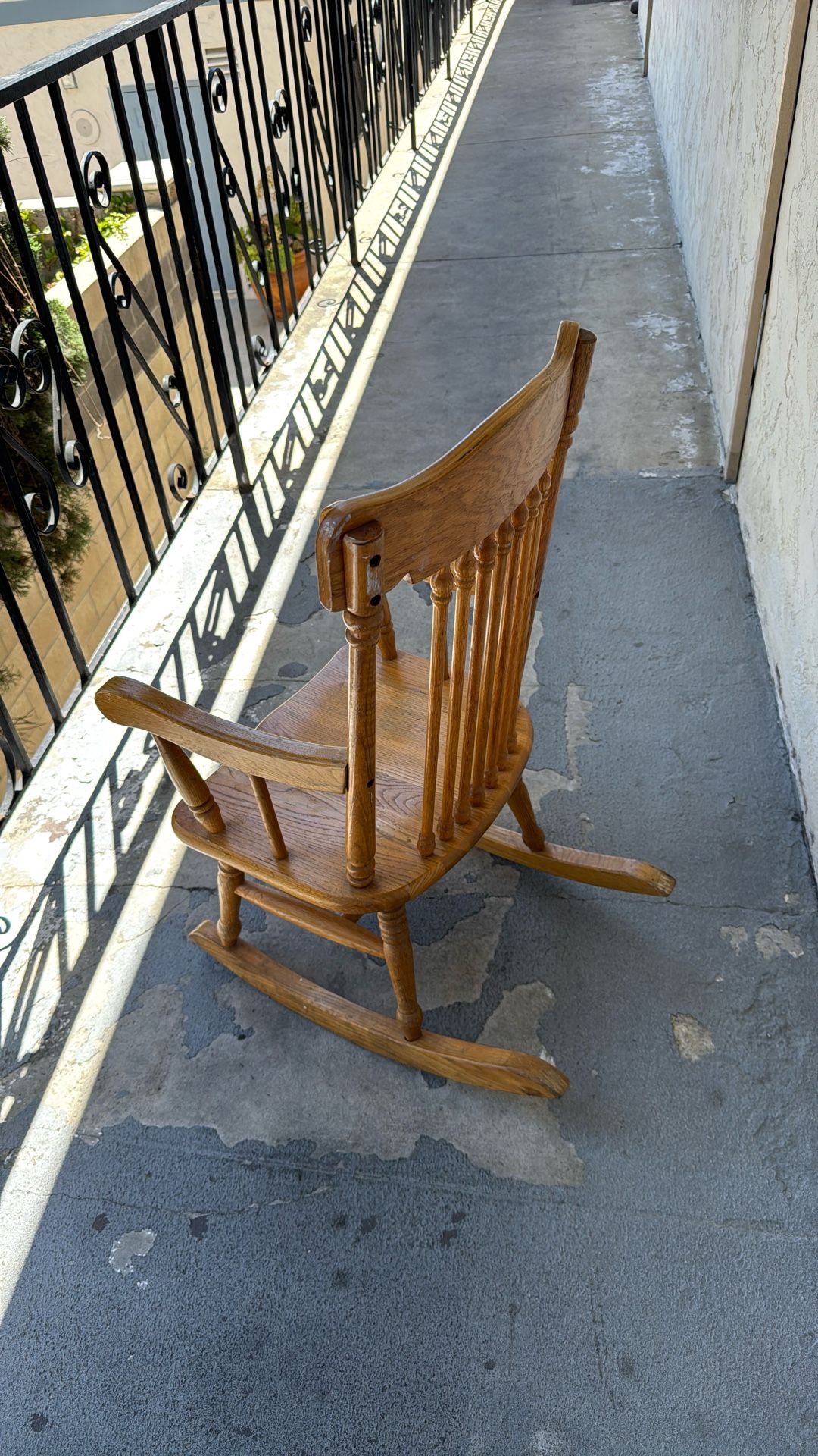 Replica of an antique rocker, solid wood, no veneer, all solid oak