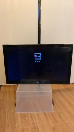 LG 42” flat screen TV 42cs570