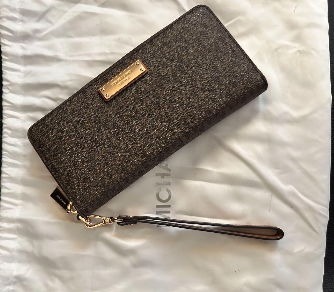 Michael Kors Wristlet