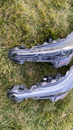 2019-2022 TOYOTA COROLLA LEFT Headlamp, LH. OEM