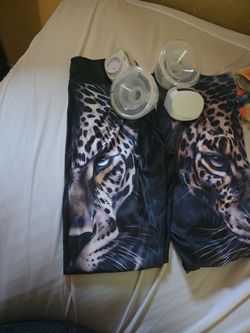 Breast pump do not have charger though and 2 leggingsdoes not fit