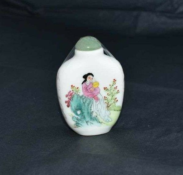 Vintage Chinese antique snuff bottle