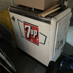 7 Up Pop Machine Antique 