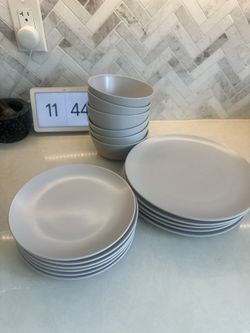 IKEA Plate Set (Gently Used)