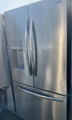Like New Frigidaire French Door - GREAT condition!