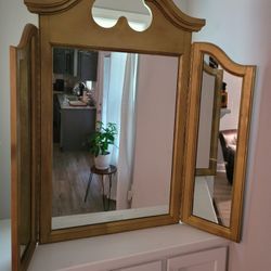 Mirror: Gold Vintage Style Trifold 