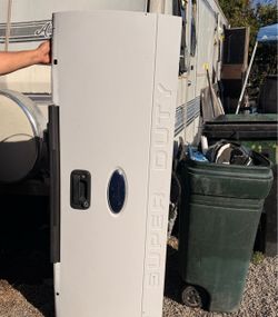 Ford Super Duty Tailgate White