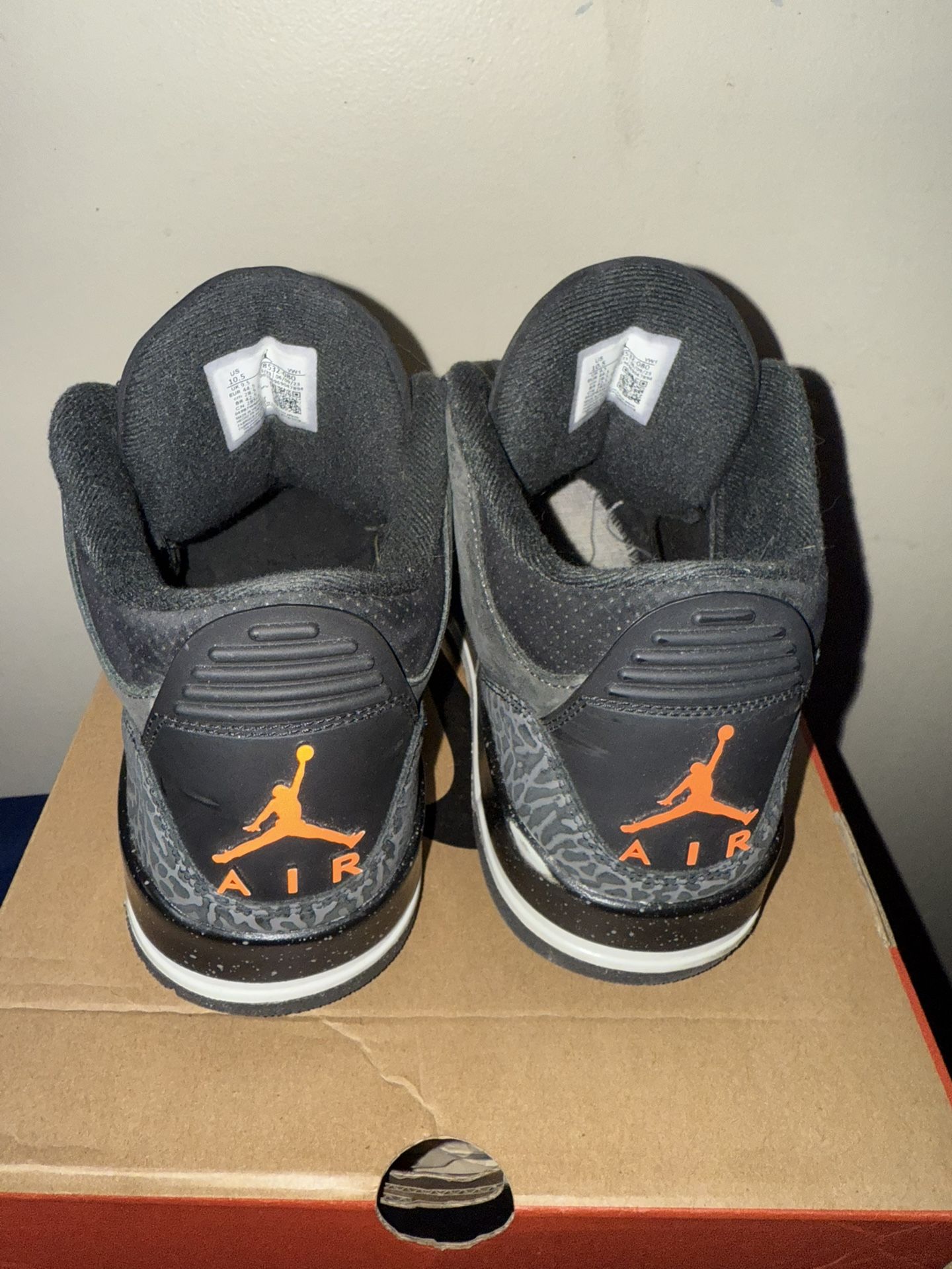 JORDAN 3 Size 10.5