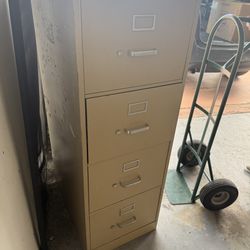 4 drawer Filing Cabinet (read Description)