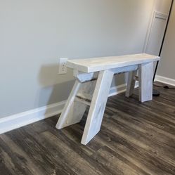Entryway bench 