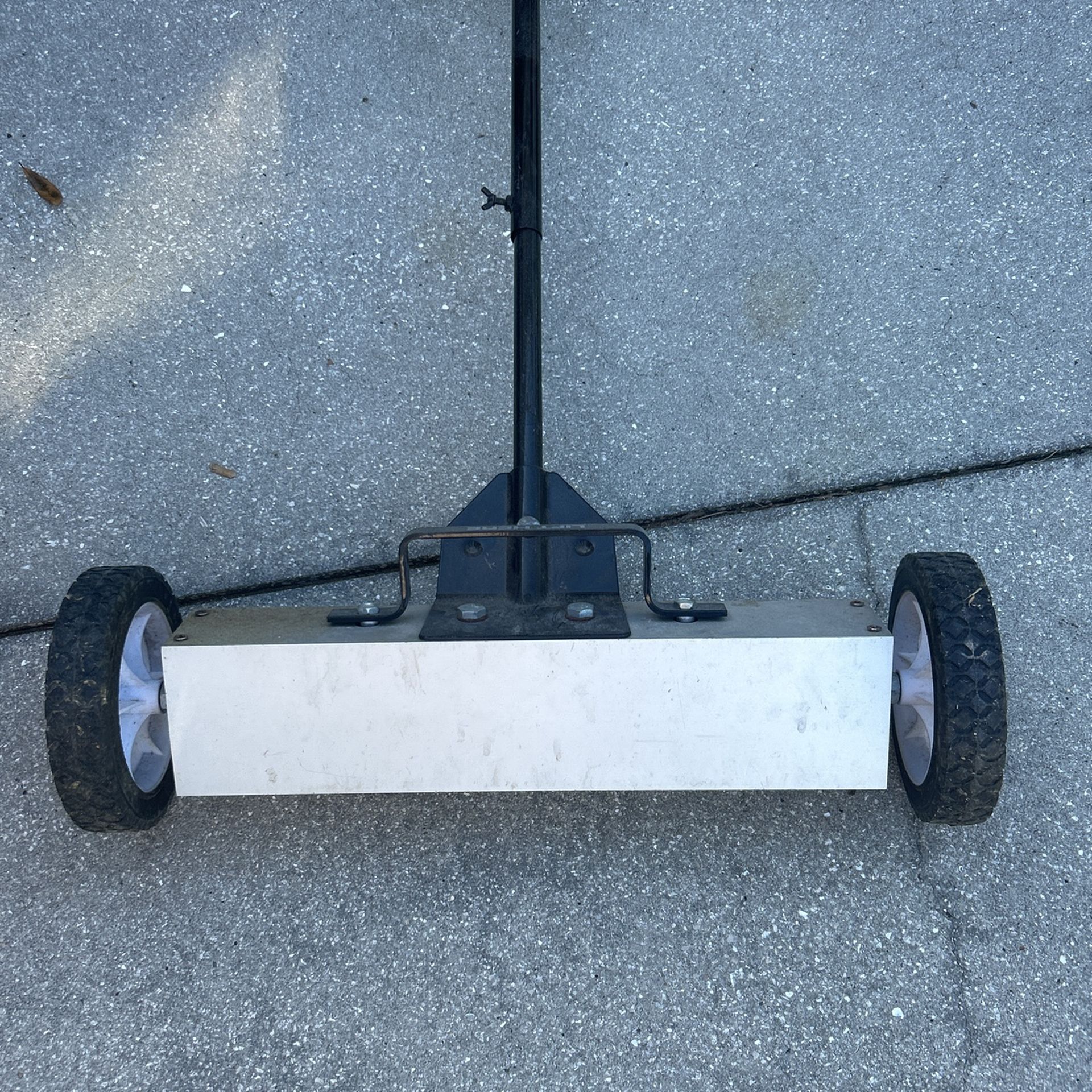 Wheeled Magnet