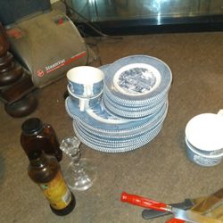 Vintage Blue And White Dishset