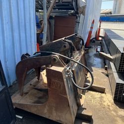 67” Bobcat Cat Grapple Bucket