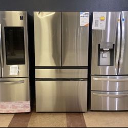 Samsung Bespoke 4 Door French Door Refrigerator With Beverage Center And Ice Maker 🧊 Scratch  AND  Dent 2E