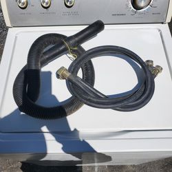 6 year old Whirlpool super capacity washer! Washer is in excellent working condition! Washer can be tested prior to purchase!l 