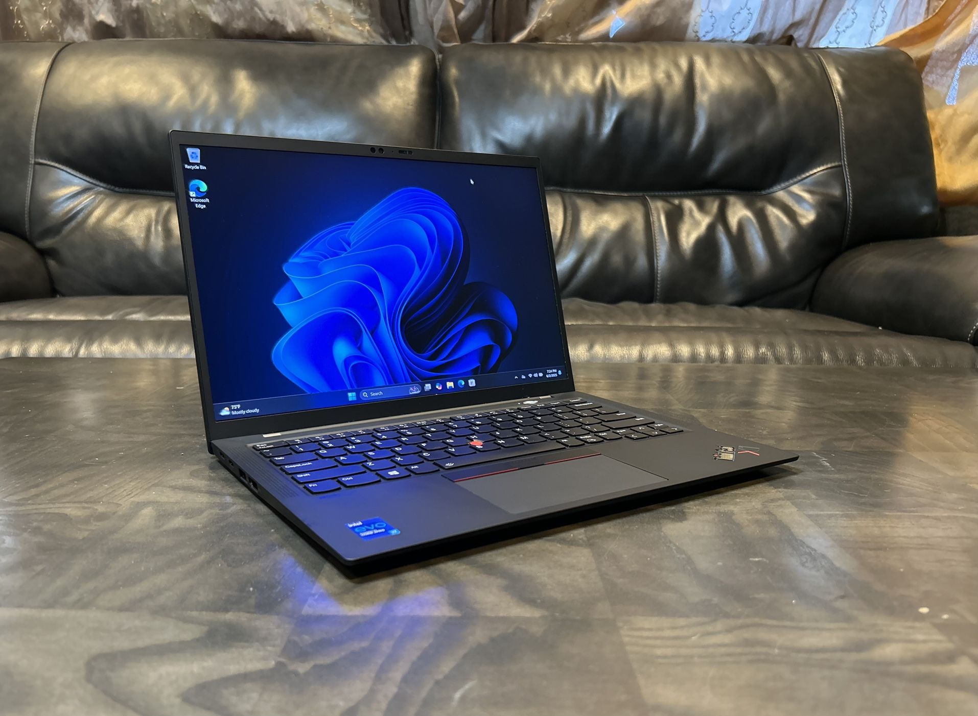 Business grade Touchscreen Lenovo ThinkPad Carbon X1 Gen 9 i7 11th gen 16GB RAM 512GB SSD Full HD 1080p Windows 11 laptop computer