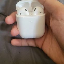 Apple Airports With Charging Case - 2nd 