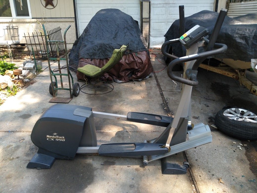 NordicTrack CX 998 Elliptical

Exercise