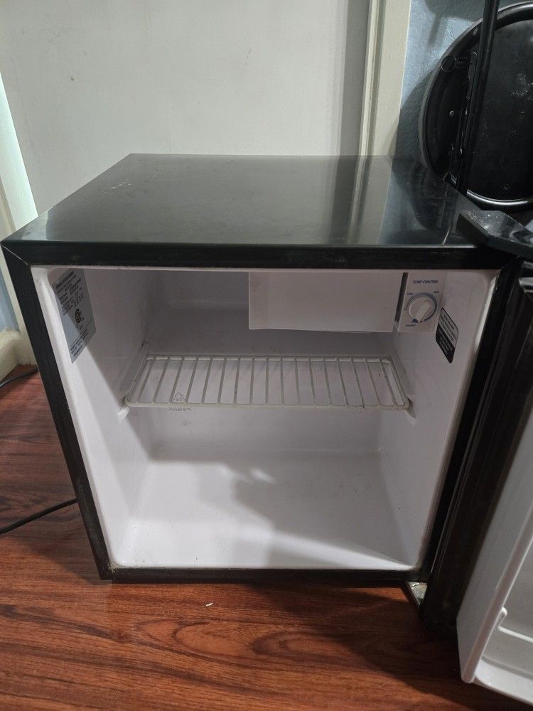 Mini Fridge With Freezer