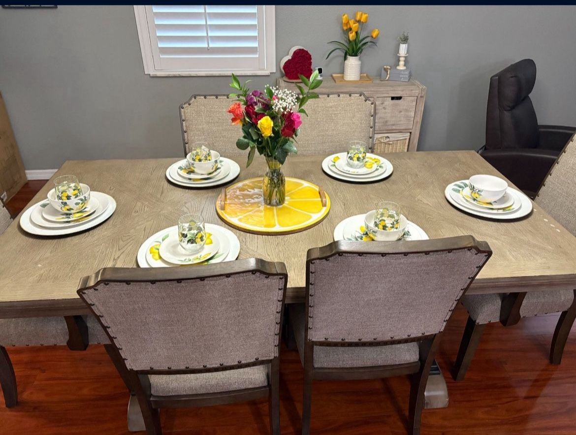 Dinning Table