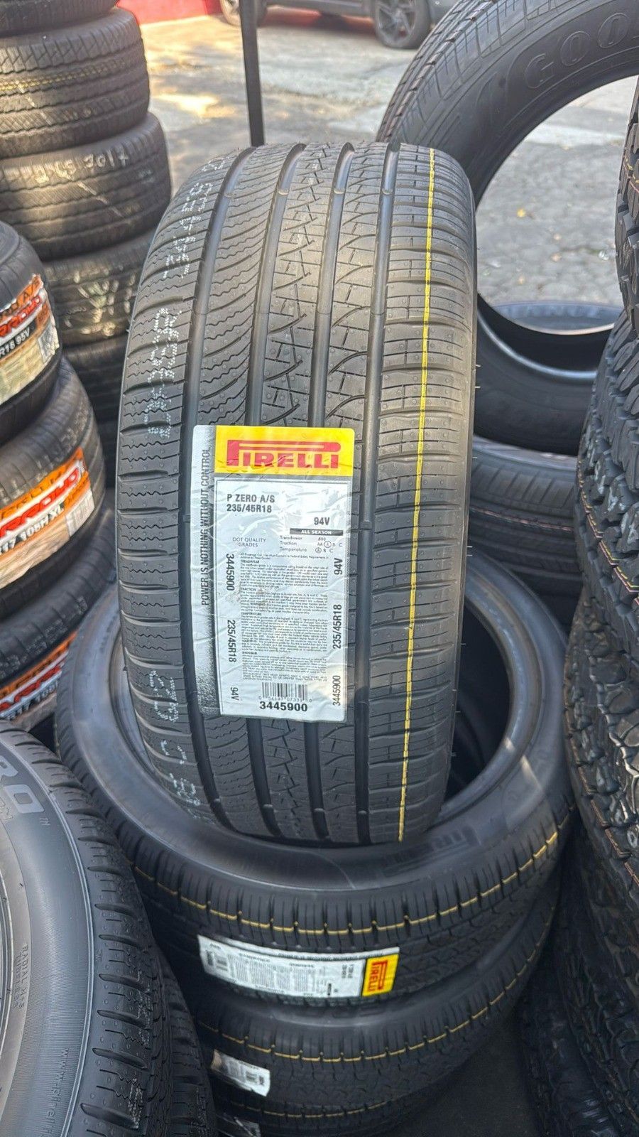 235/45/18 Pirelli Tires Installed And Balanced / Instaladas Y Balanceadas