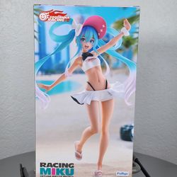 Furyu Hatsune Miku Racing GT Figure