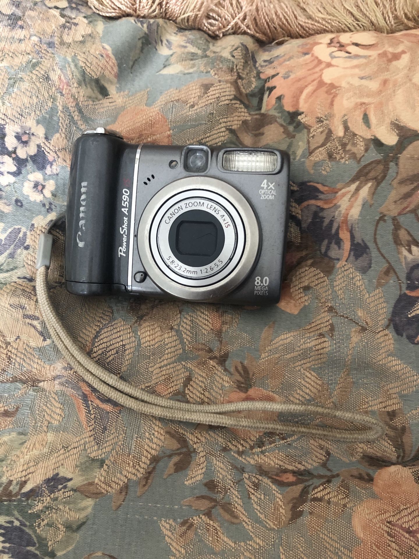 Canon camera for sale powershot 8.0 digital